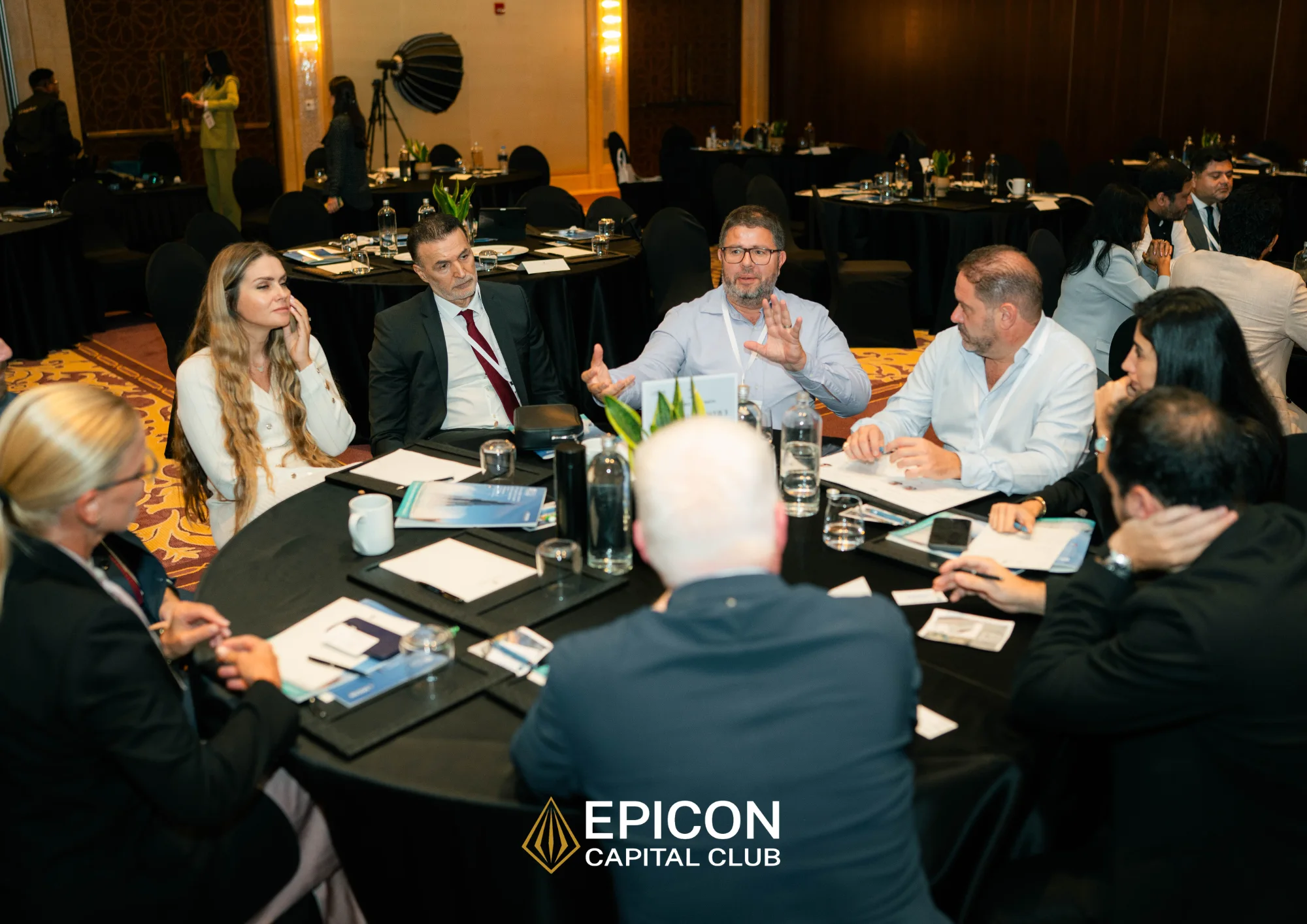 Investors exchanging views during an Epicon Capital Club roundtable